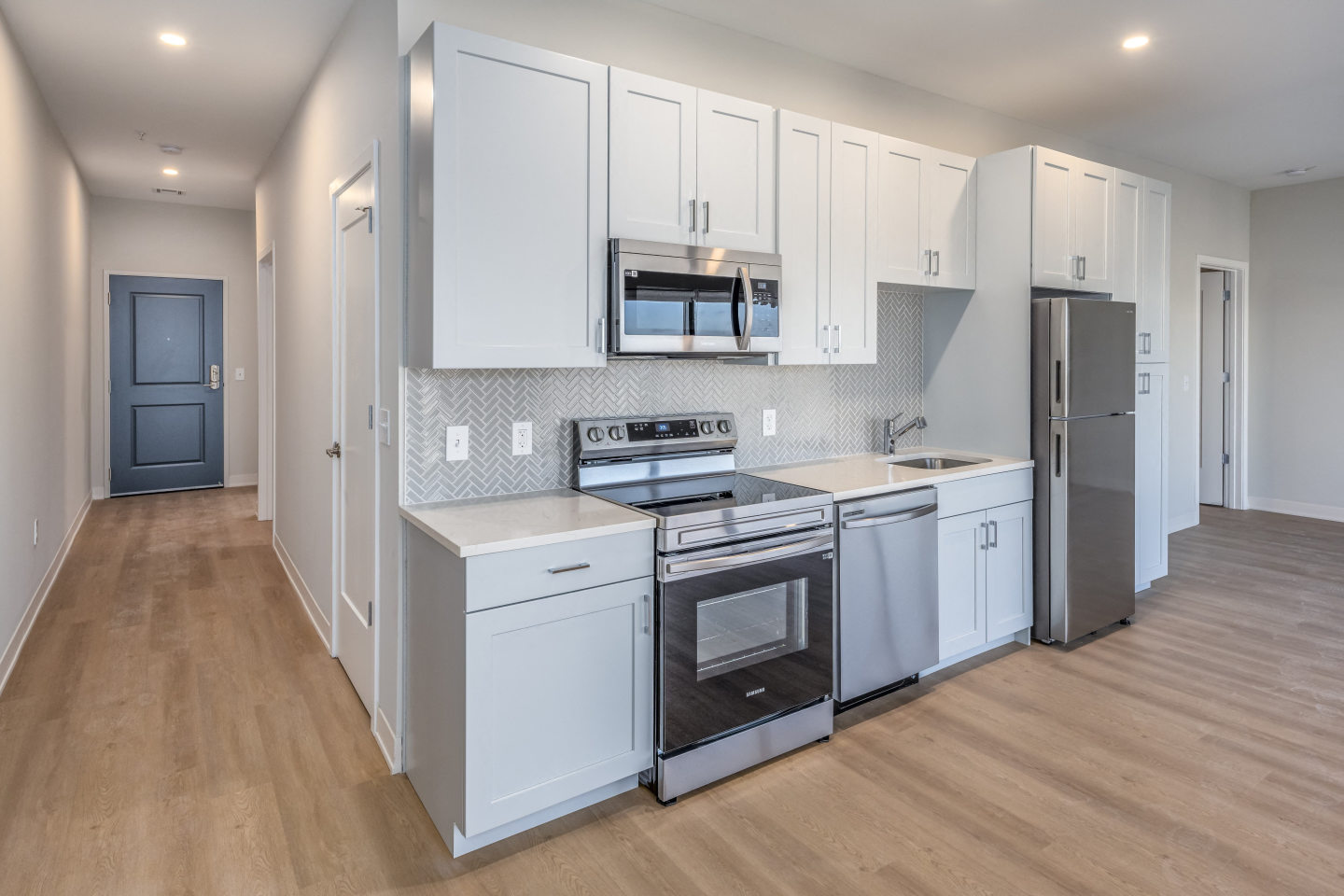 7 West 7th Apartments Image 4