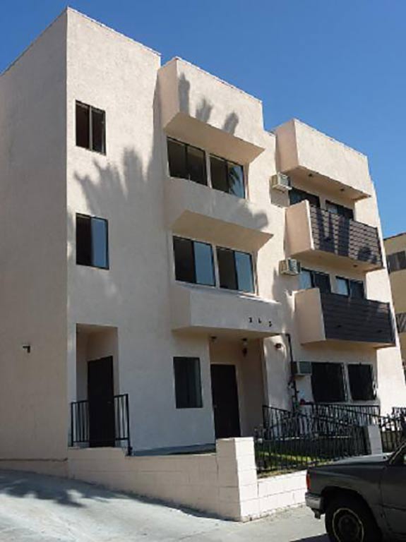 243 S Rampart Blvd Image 2