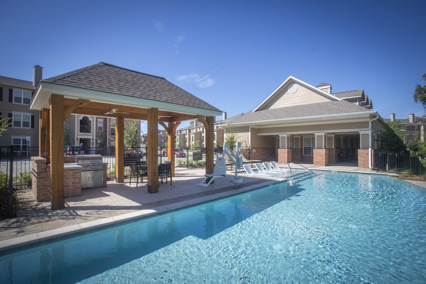 Lakeside Villas Image 9