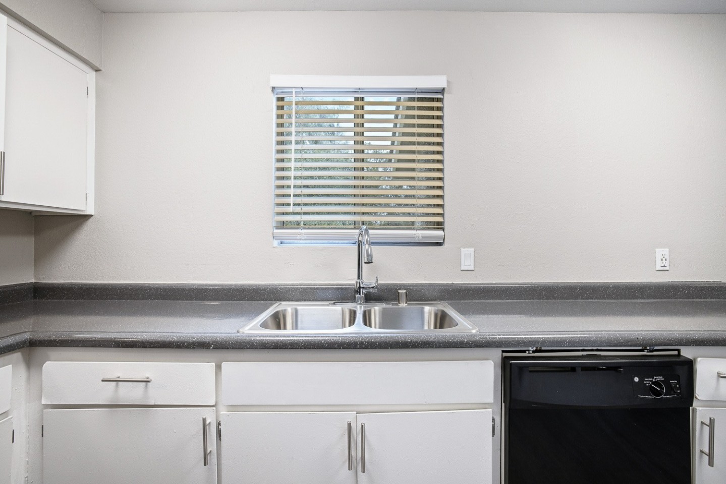 Oak Park Townhomes Image 17