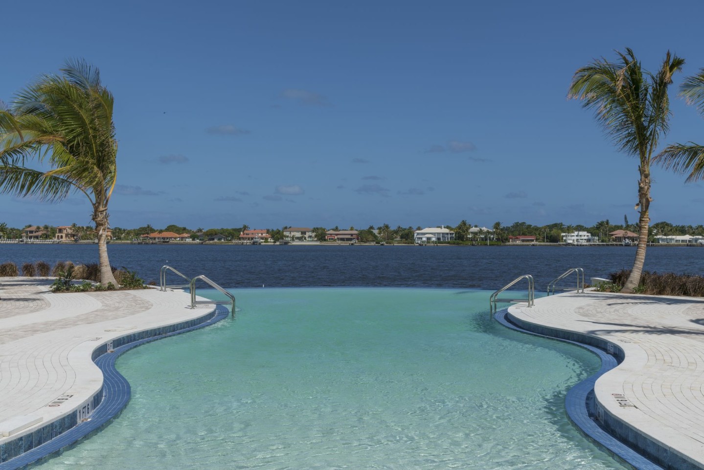 Aura Seaside Image 21
