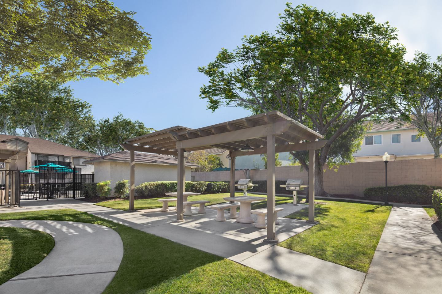 Rosewood Apartments Image 9
