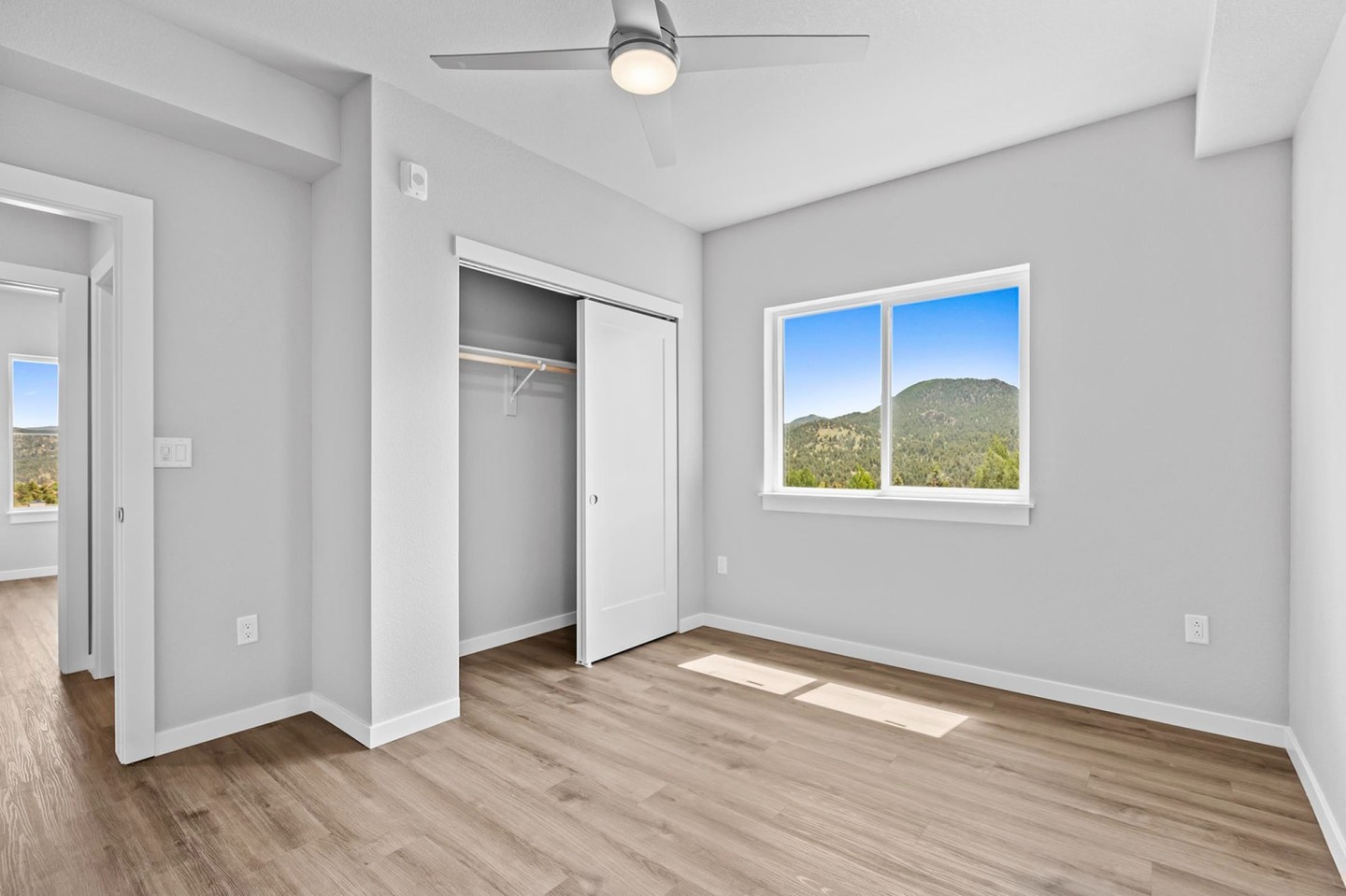 Prospector Apartments Image 16