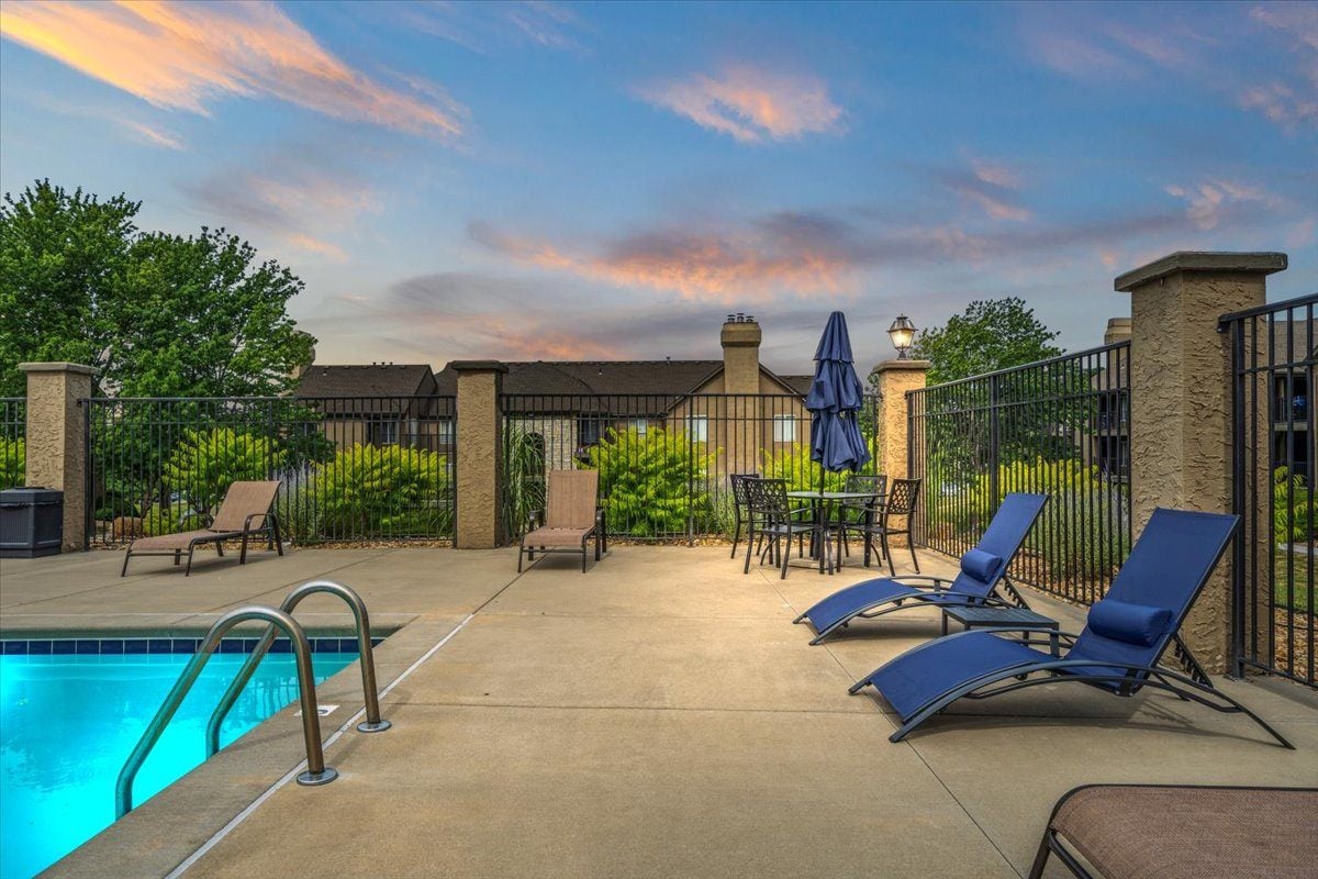 Deerfield Apartments Image 18