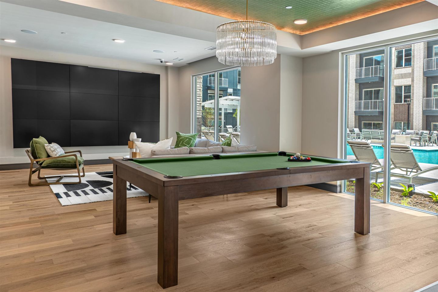 Luxia Preston Image 14