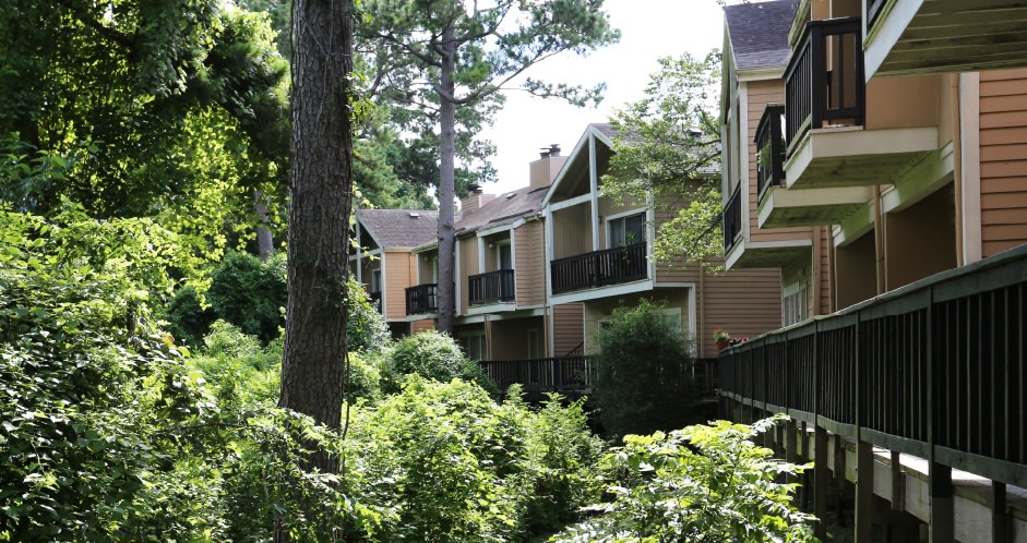Woodlake Oaks Image 9