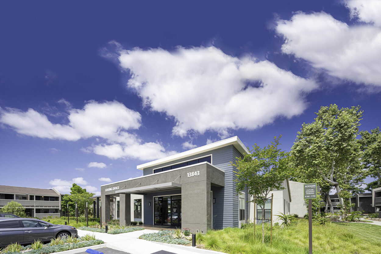 Axiom Tustin Image 3