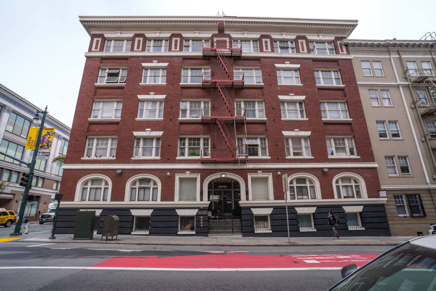 990 Geary Image 16