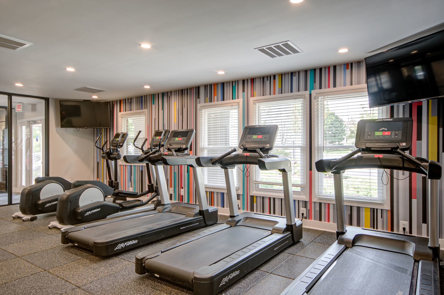 Saddle Ridge Image 10
