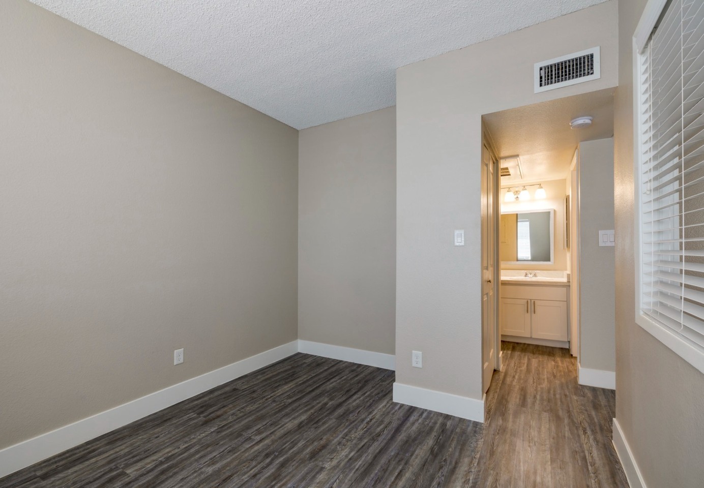 Midtown Flats Image 18