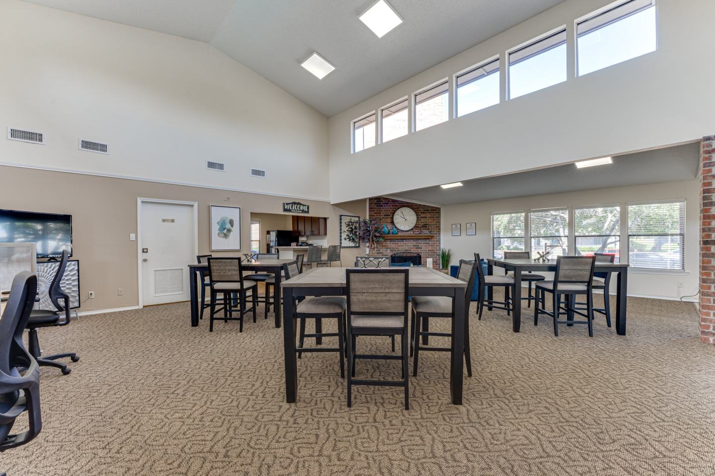Towne Centre Village Image 14