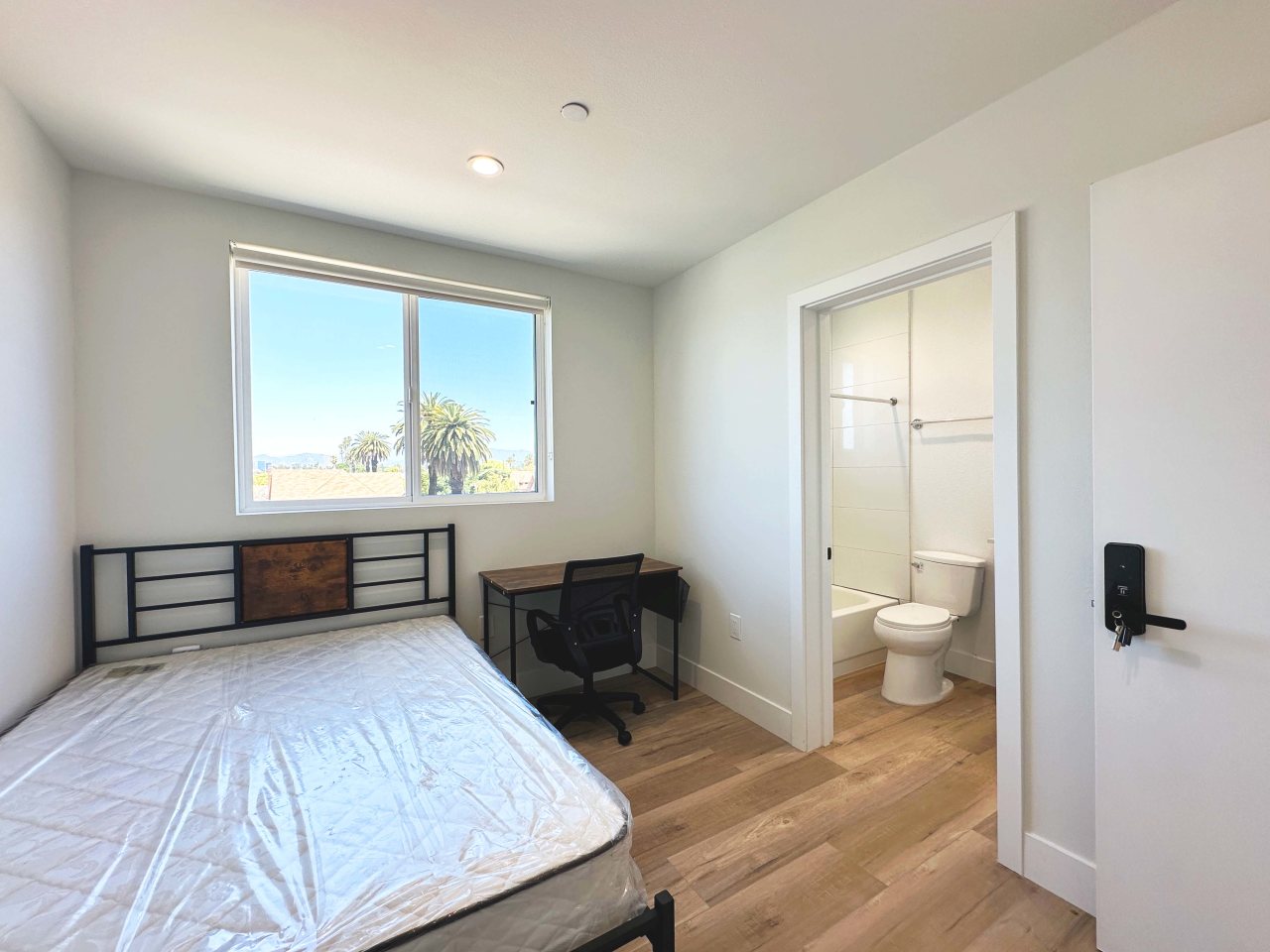 2909 Kenwood Avenue - Co-Living Housing Image 19
