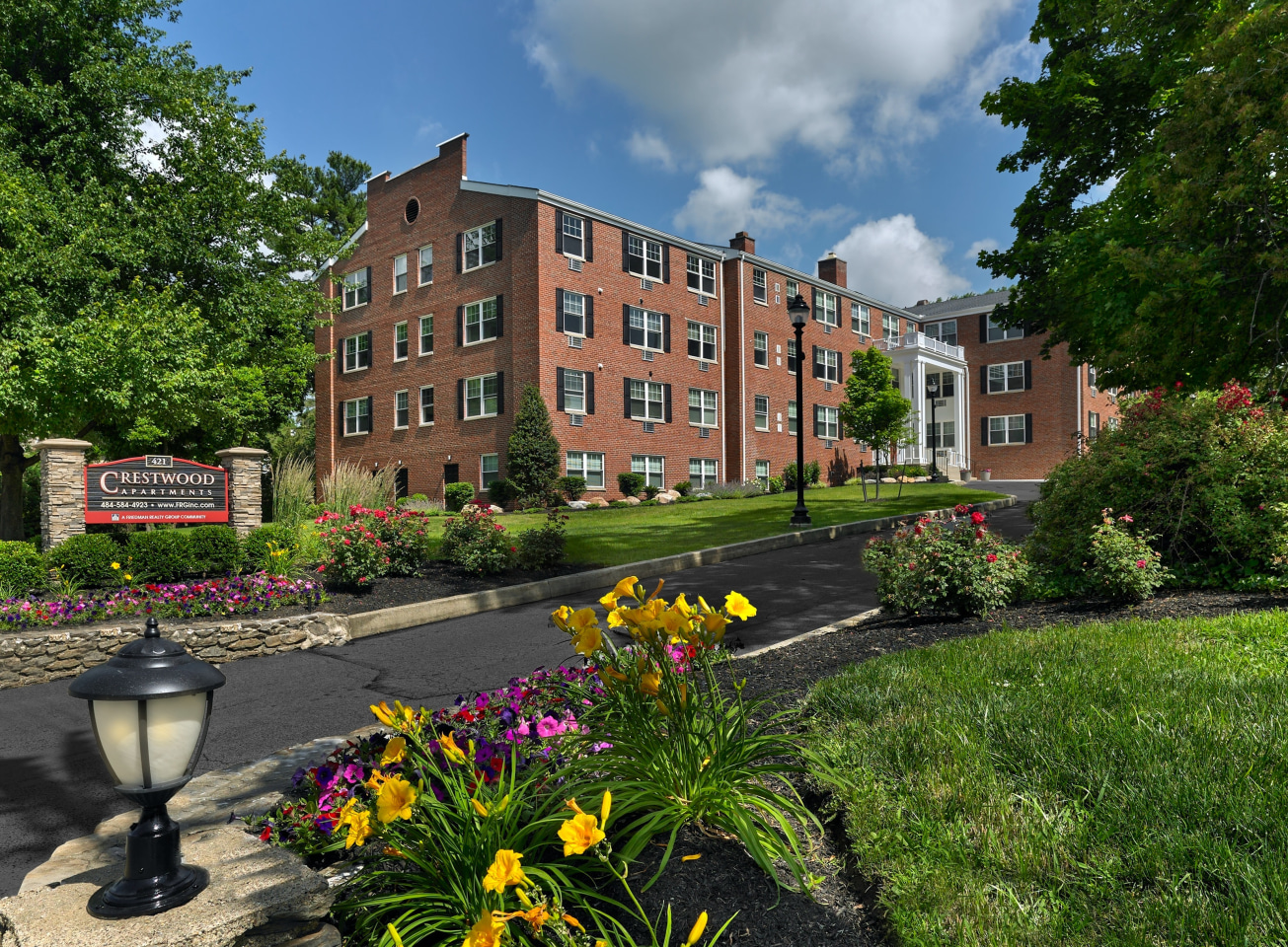 Crestwood Apartments Image 13