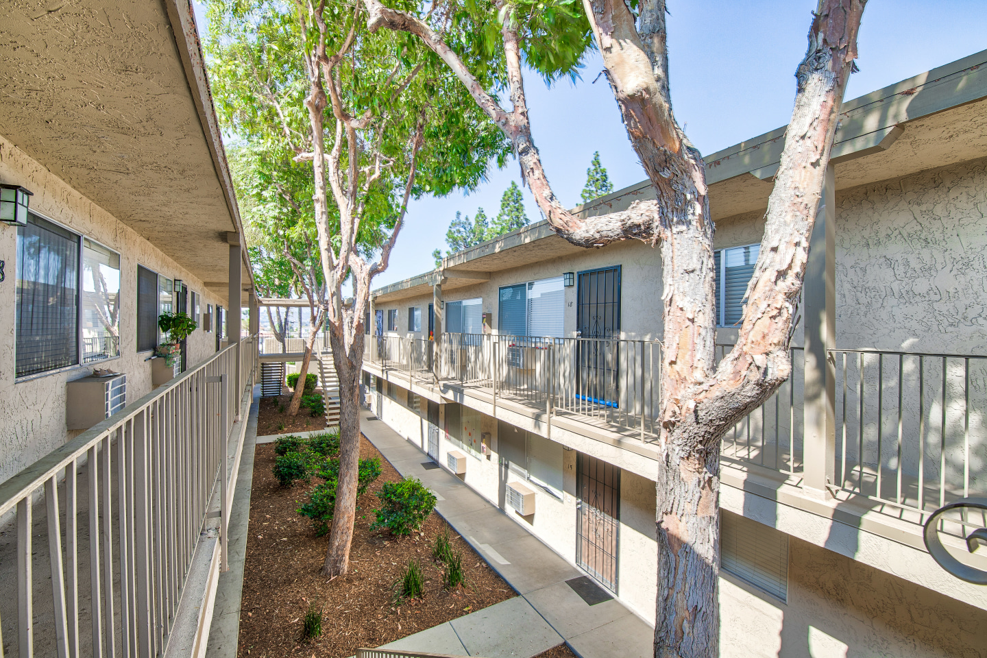 Monterey Apartments Image 17