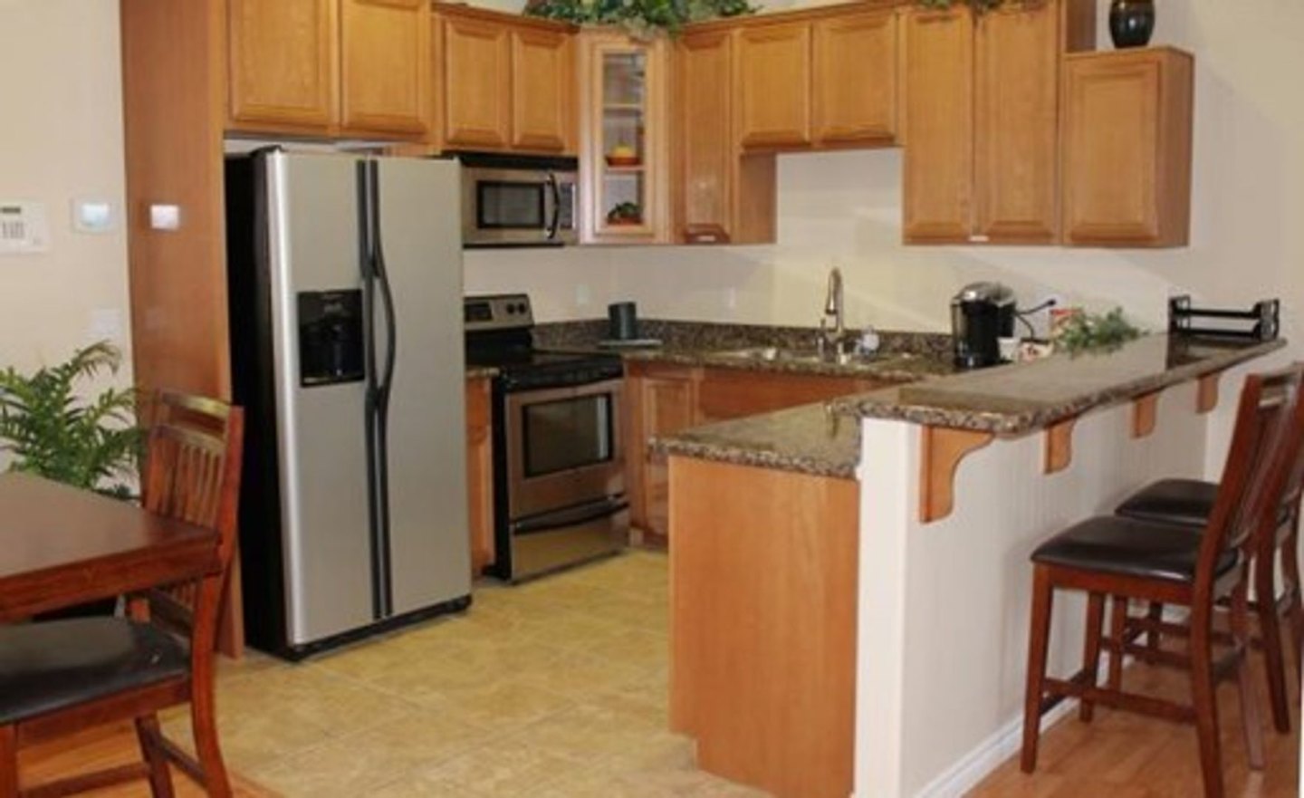 Stonemark Condominiums Image 13