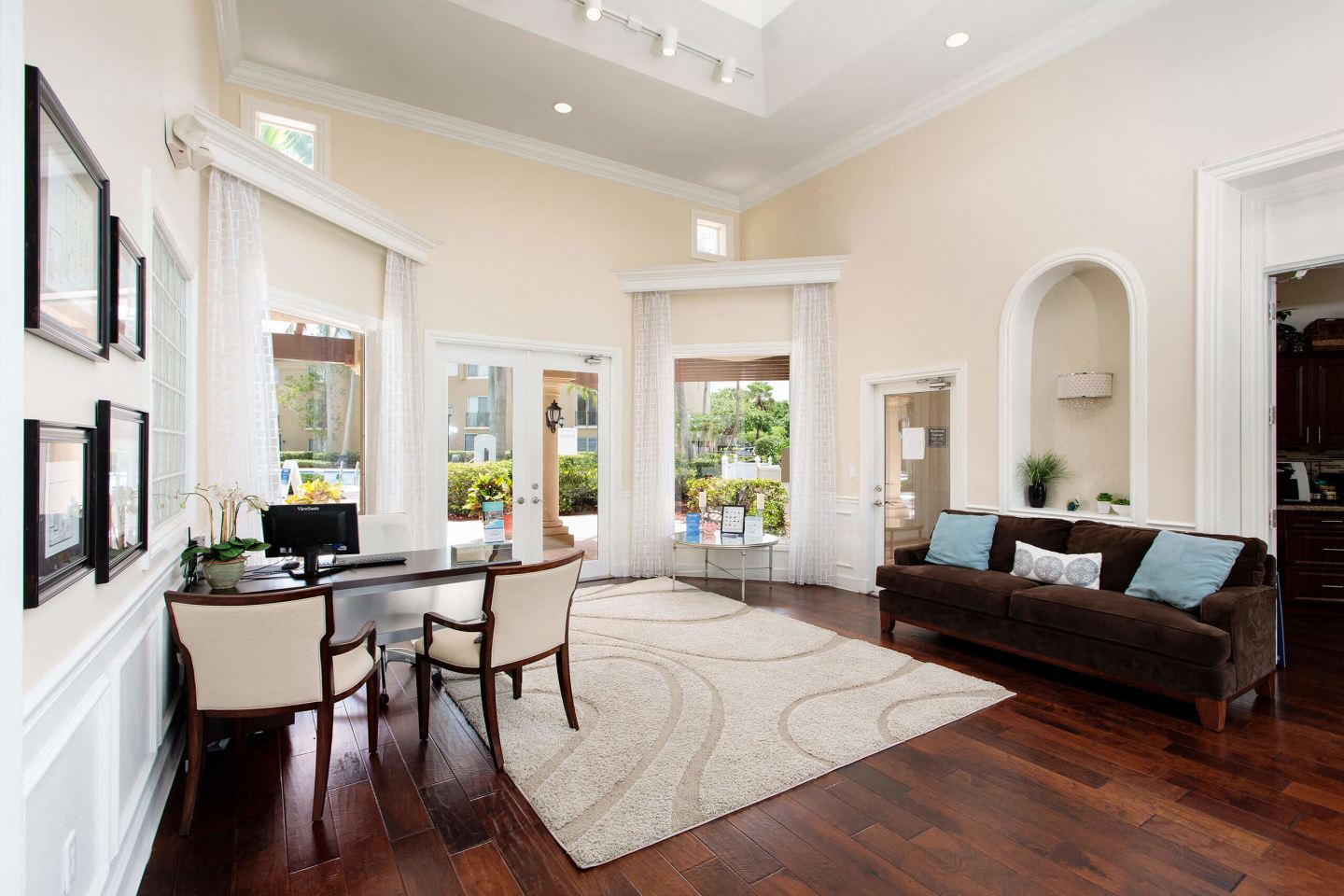 The Barrington Club Image 2