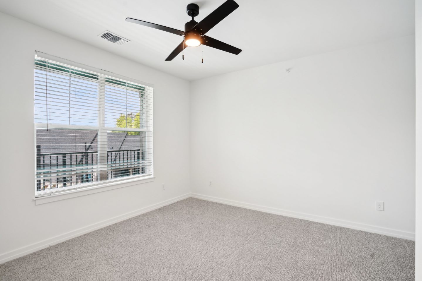 The Pullman Luxury Apartment Homes Image 3