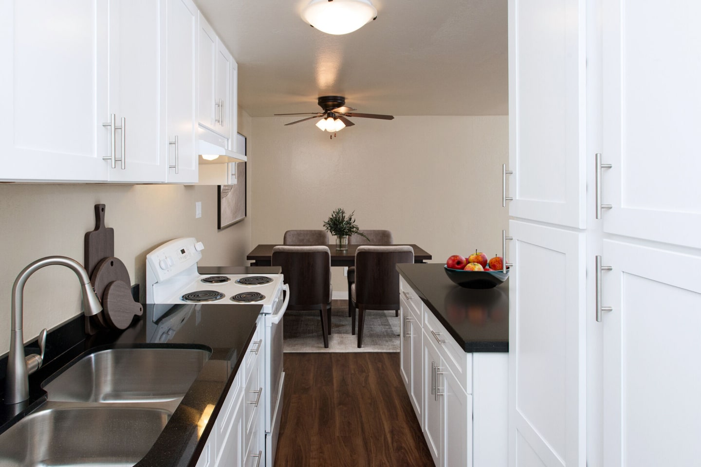 Montoya Garden Apartments Image 4