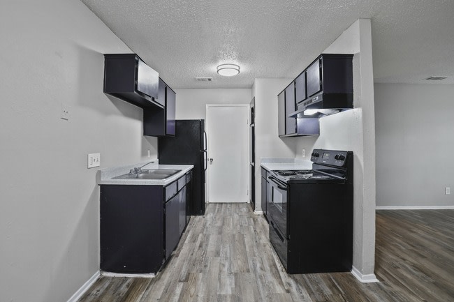 Rolling Hills Place Image 14