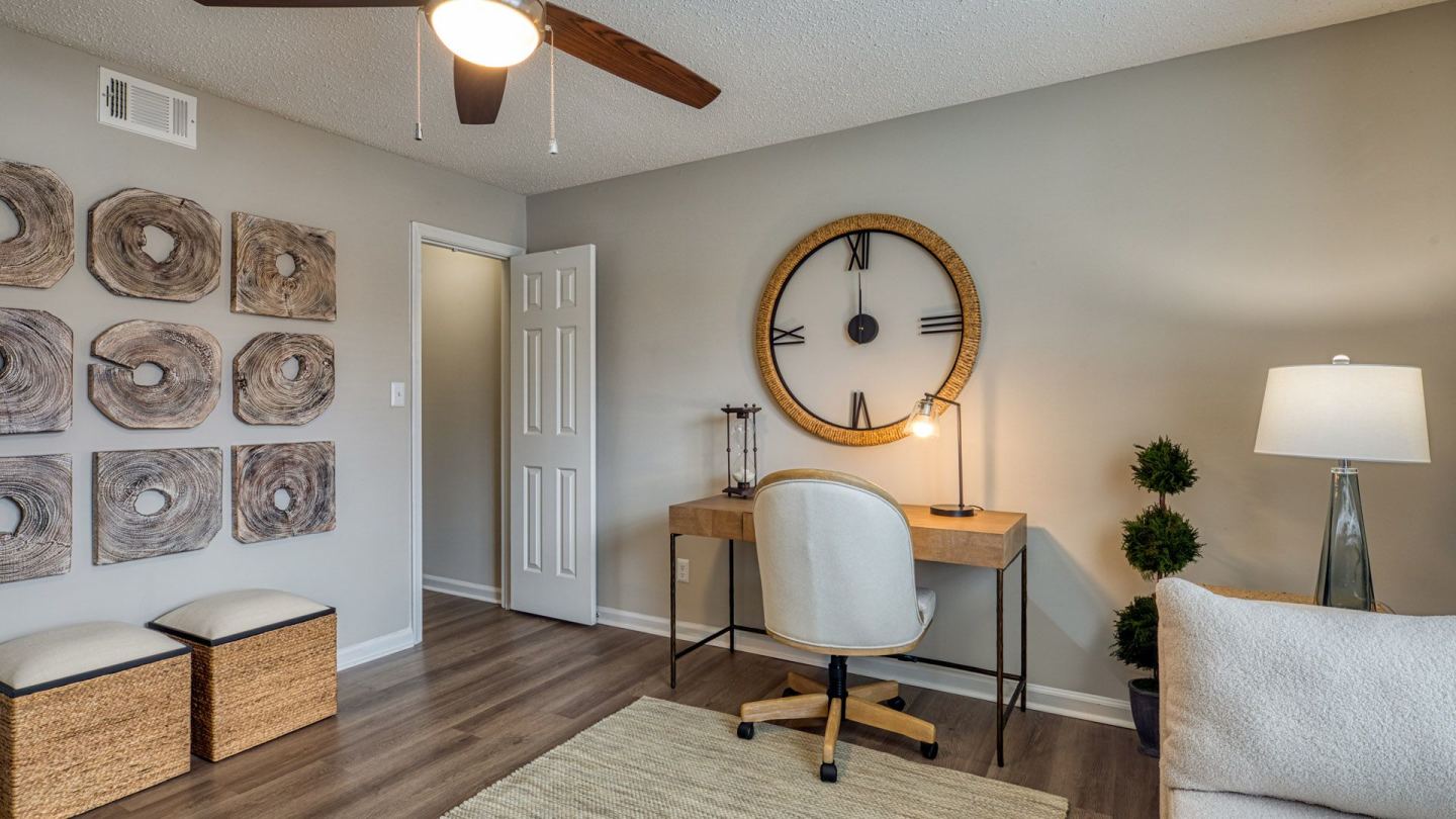 Holly Point Apartments Image 35