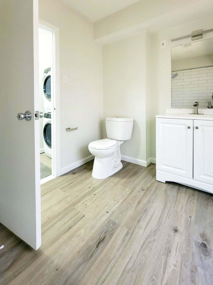 Edgewater Manor Image 8