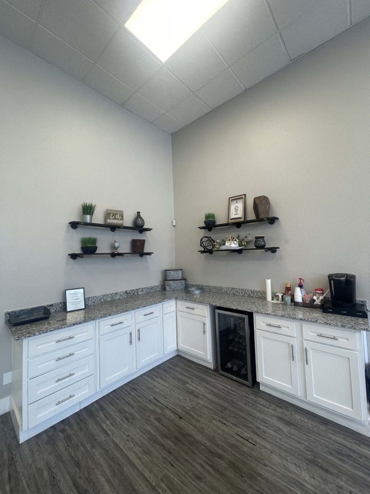 Whispering Oaks Apartments Image 3