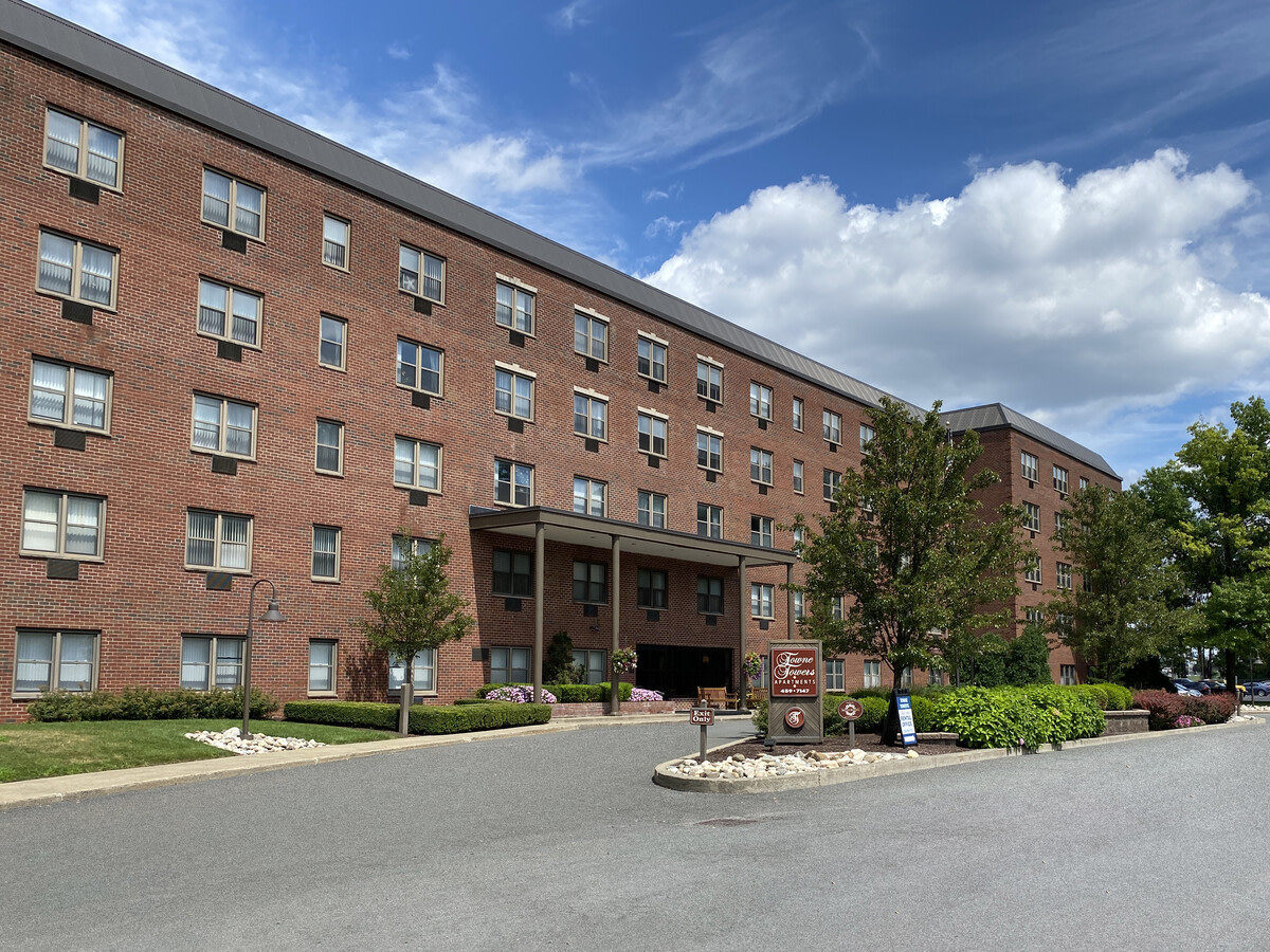 Towne Towers Image 2