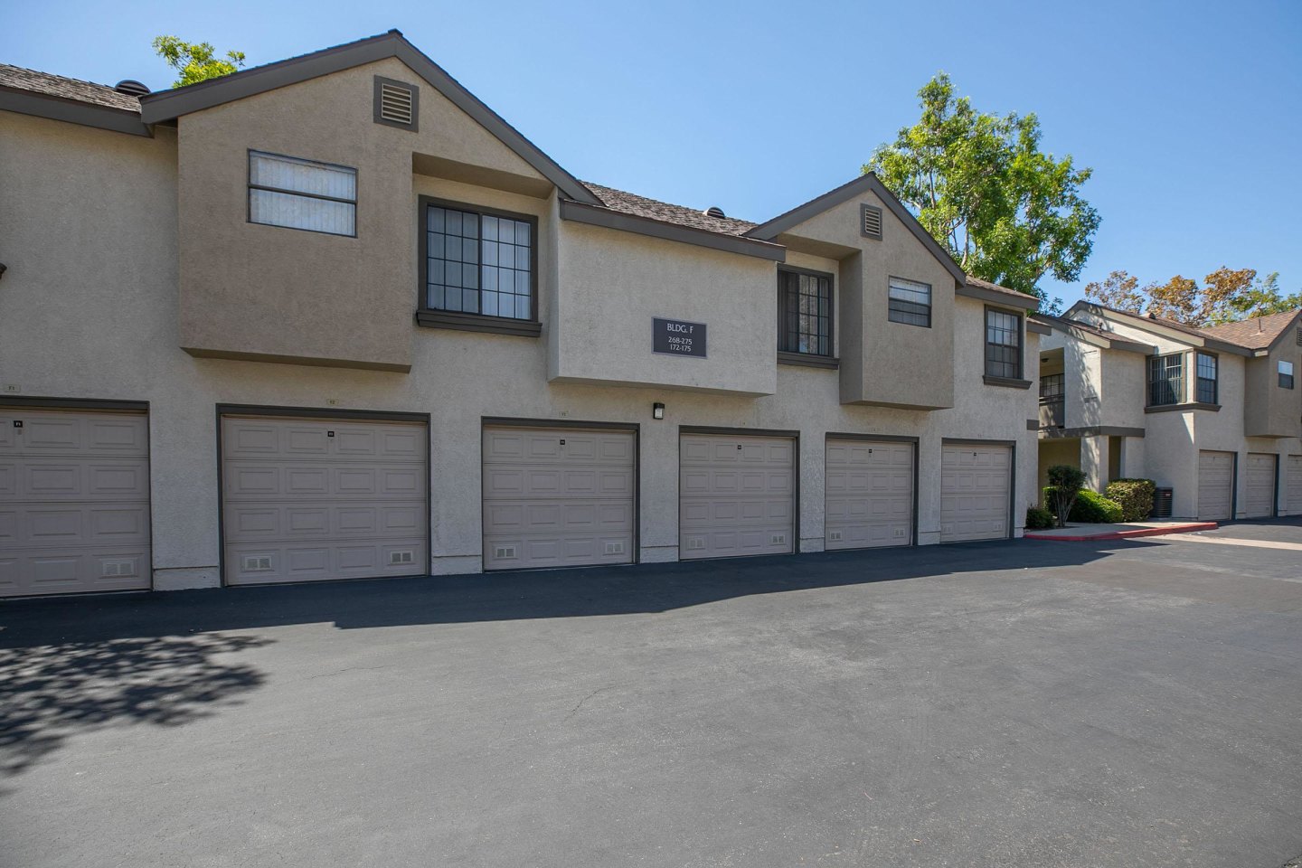 Oak Tree Court Image 3