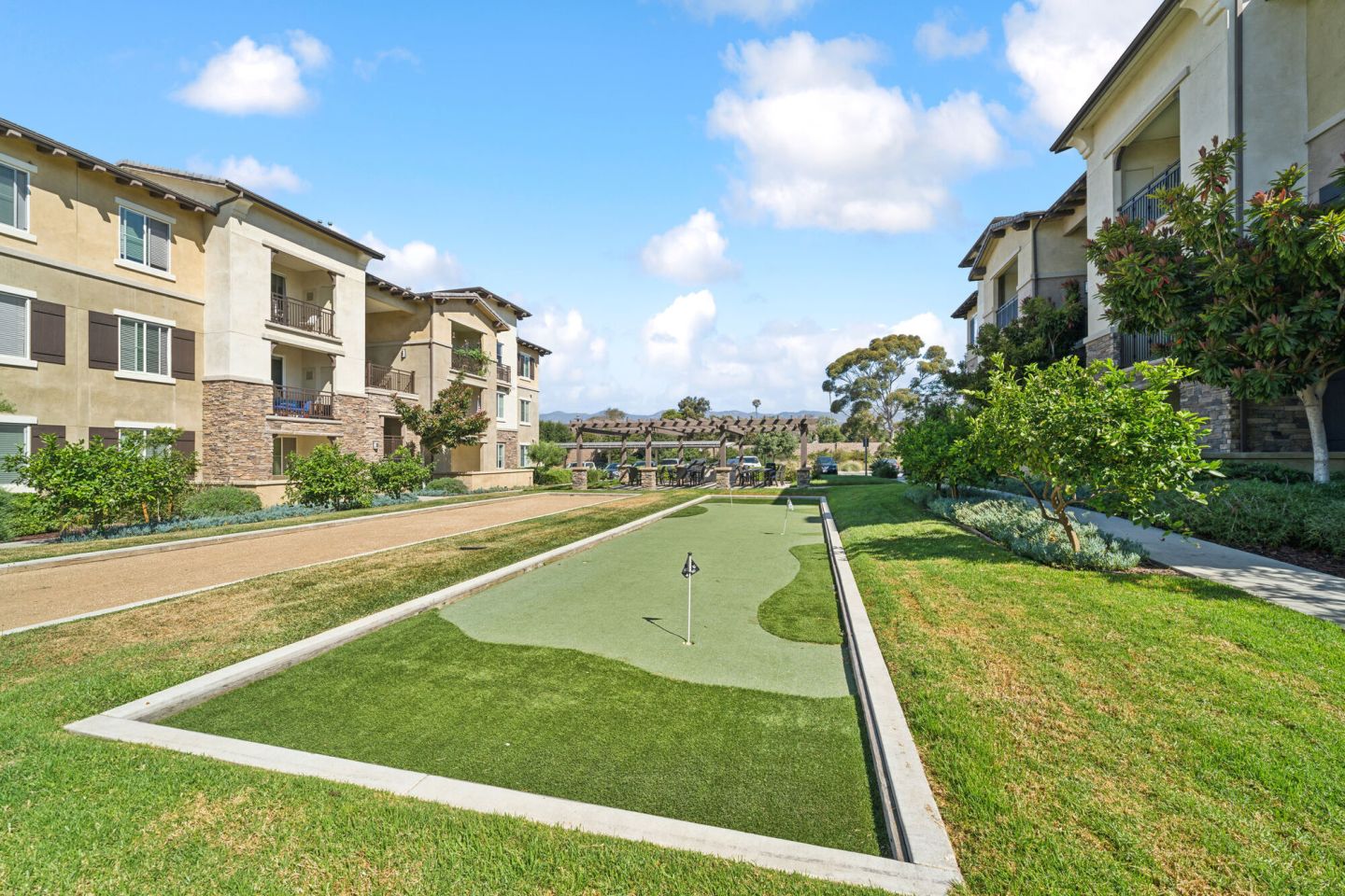 Hollister Village Image 36