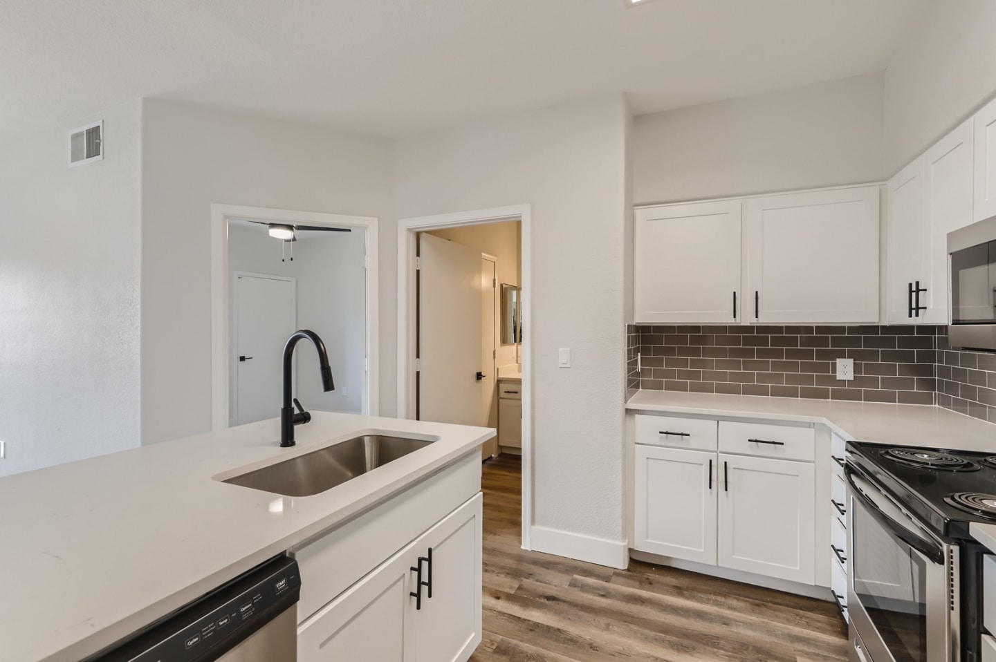 Mandarina Apartment Homes Image 74