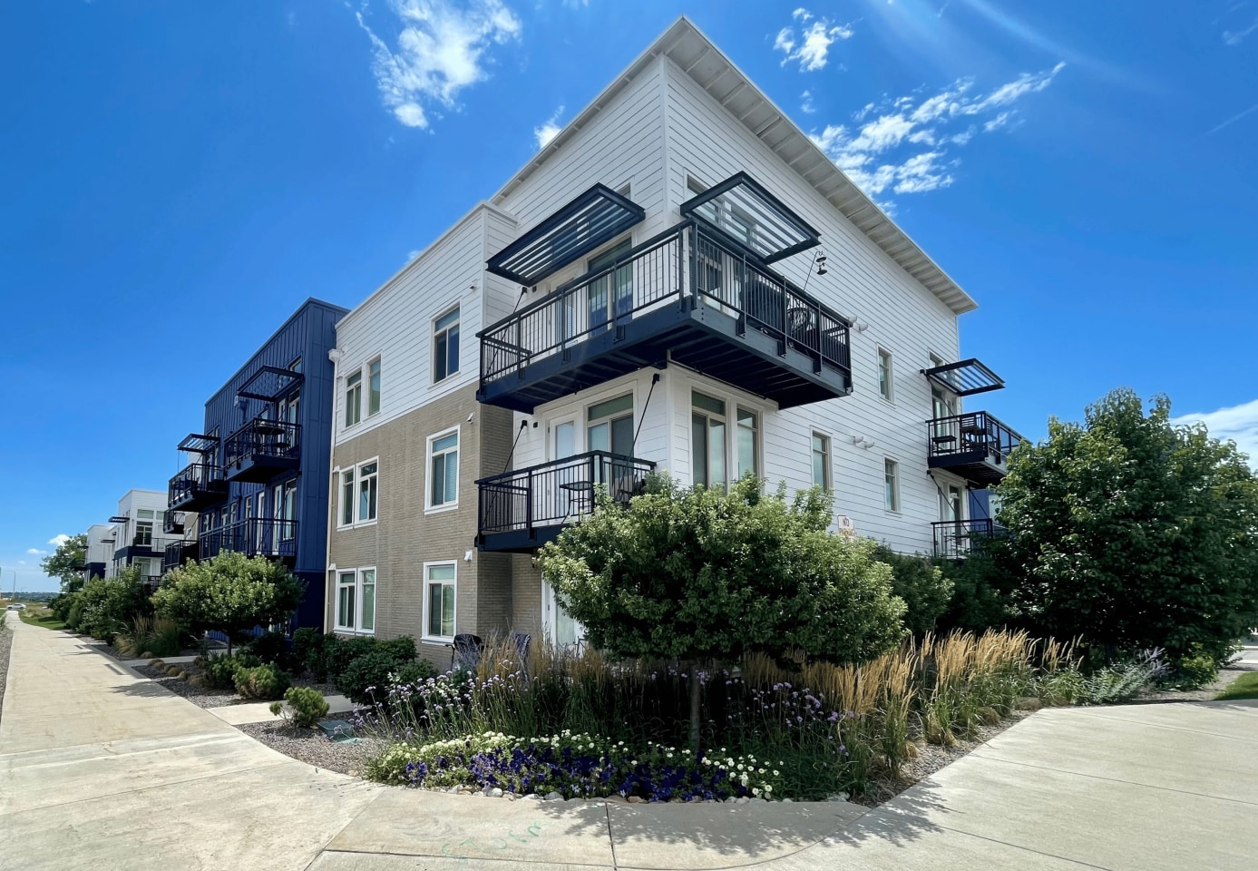 8000 Uptown Image 37