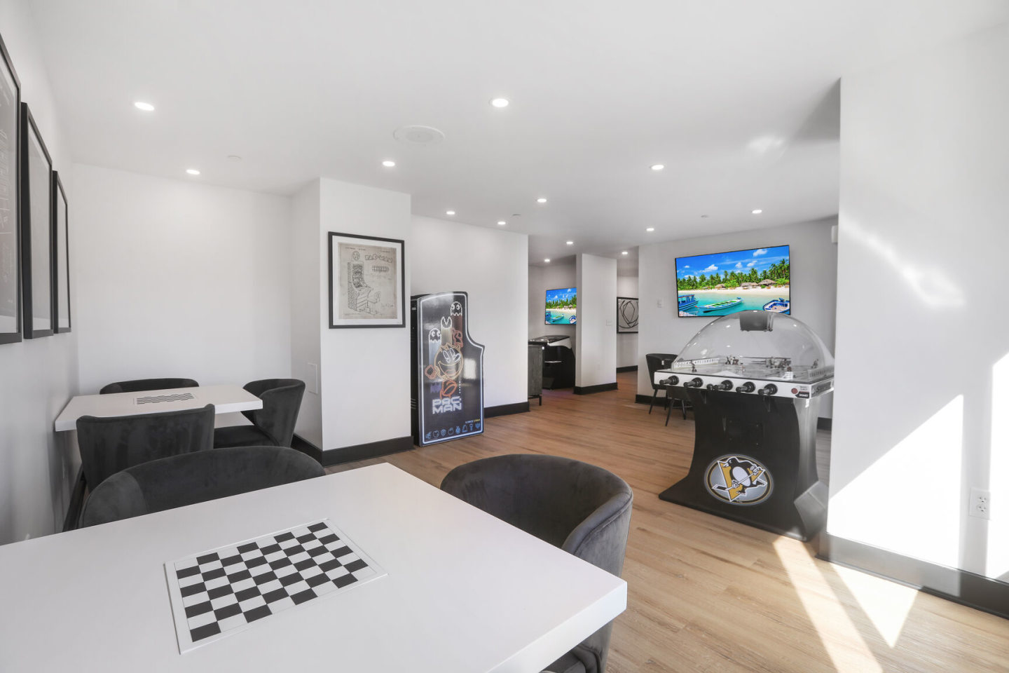 Ruxton Towers Apartments Image 4