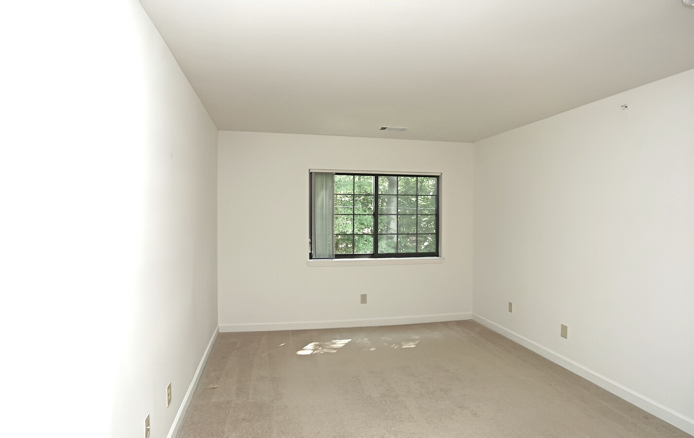 Crescent Village Image 12