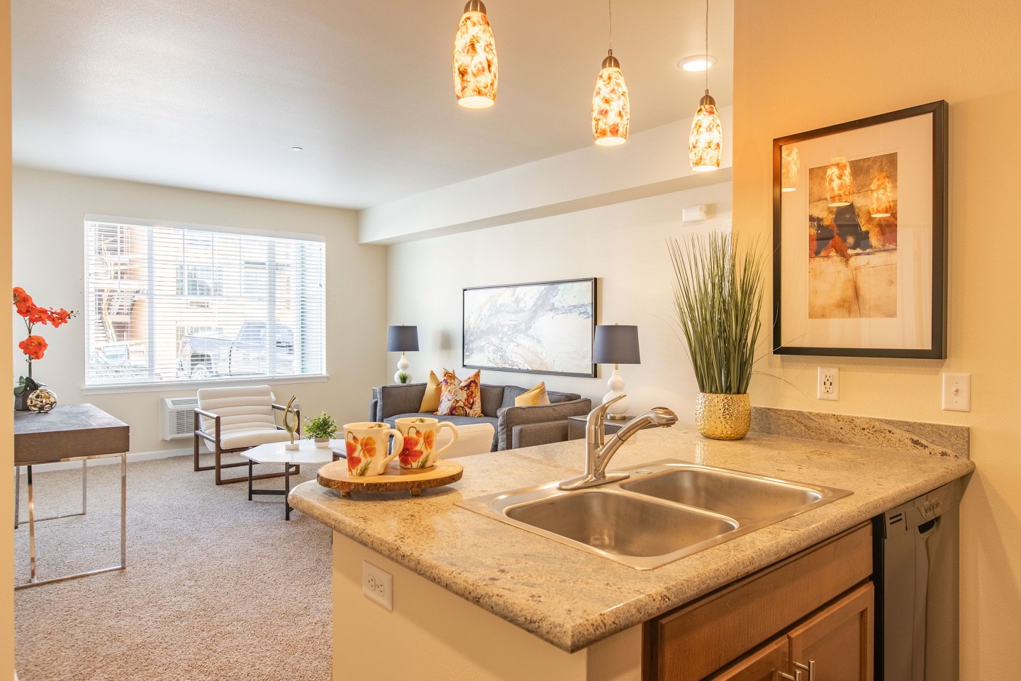 600 Riverside Image 4