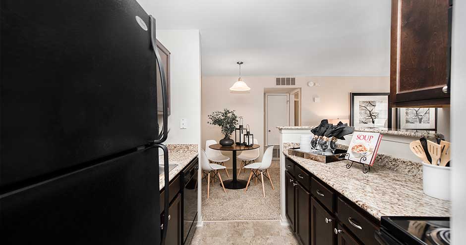 Martin's Point Apartment Homes Image 4