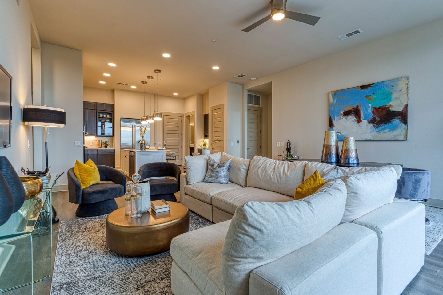 Residences at The Grove Image 23