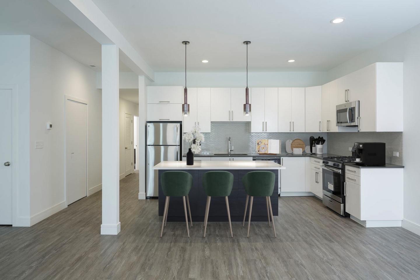 5487-5491 S. Hyde Park Boulevard Image 1