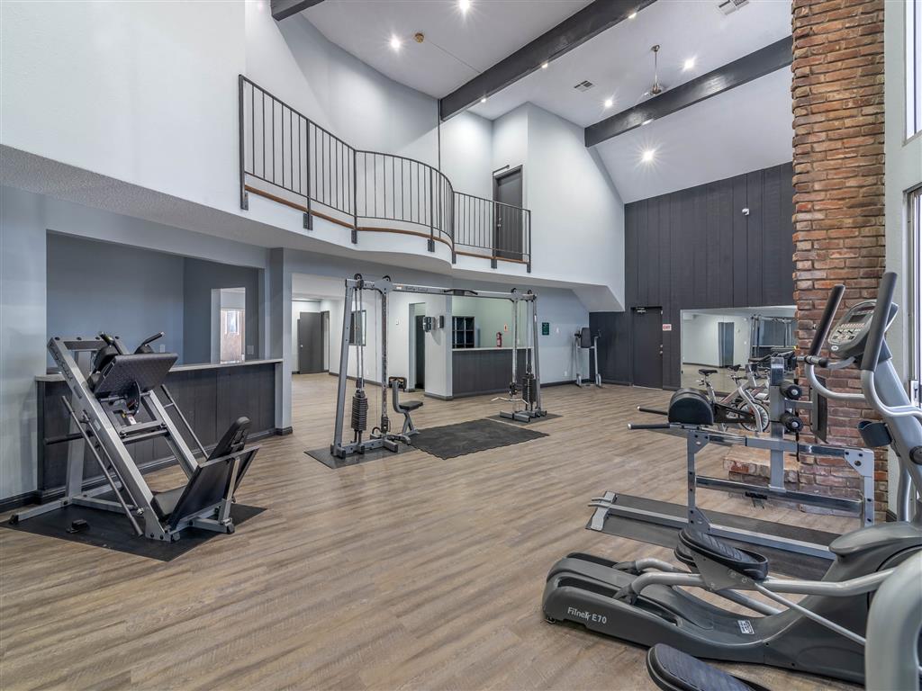 Racquet Club Apartments Image 43