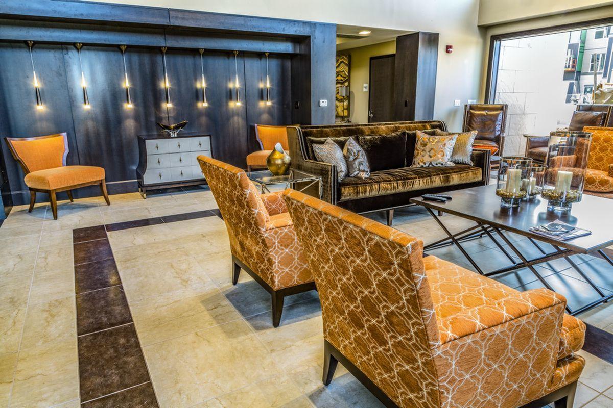 Alinea Town and Country Image 45