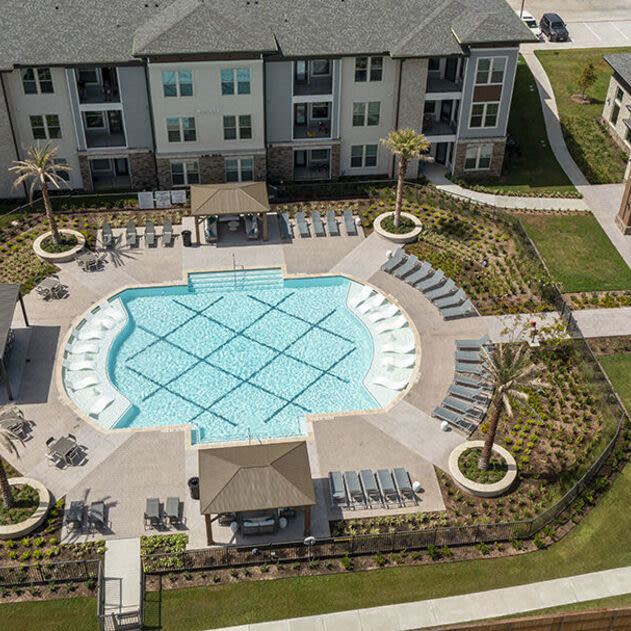 Lakecrest Apartments Image 2