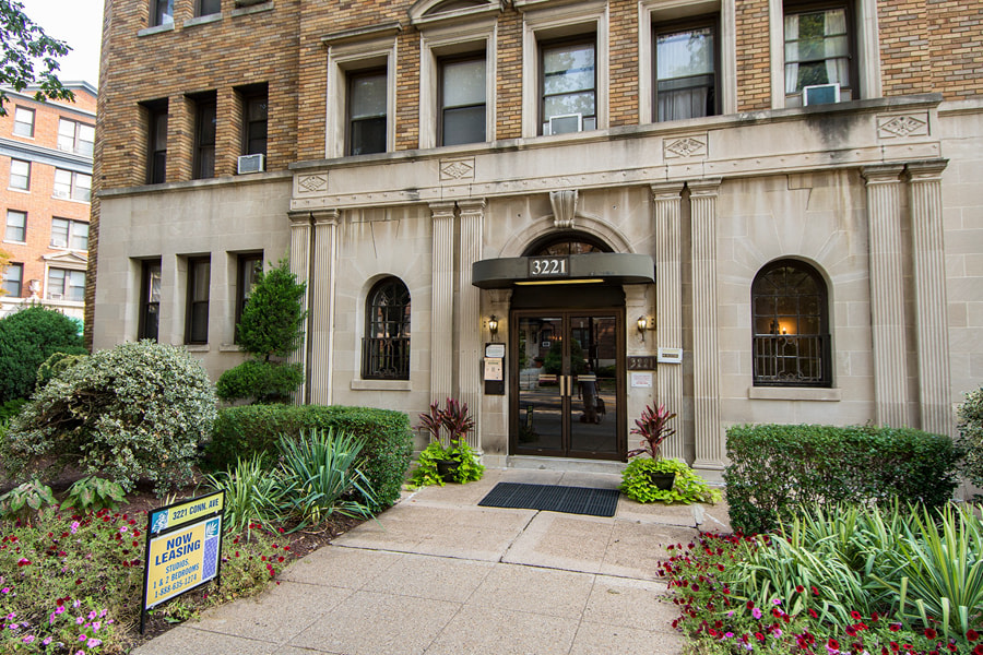 Connecticut Avenue Apartments Image 2