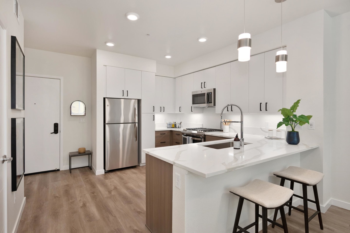 Halcyon Apartments Image 74