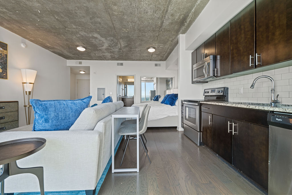 Skyhouse Uptown North Image 8