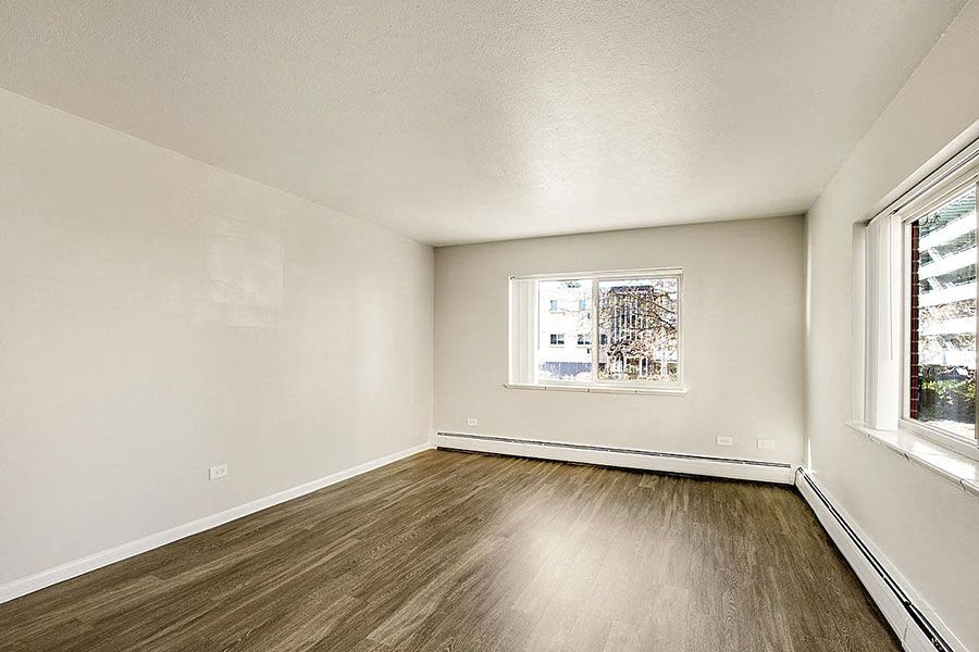1120 & 1136 York Image 11