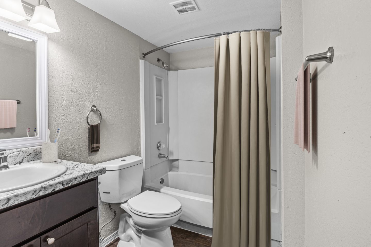 Silver Springs Apartments Image 8