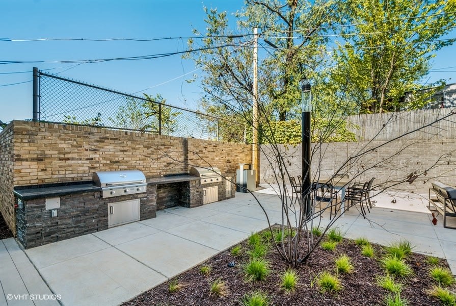 Carver Slowe Apartments Image 3