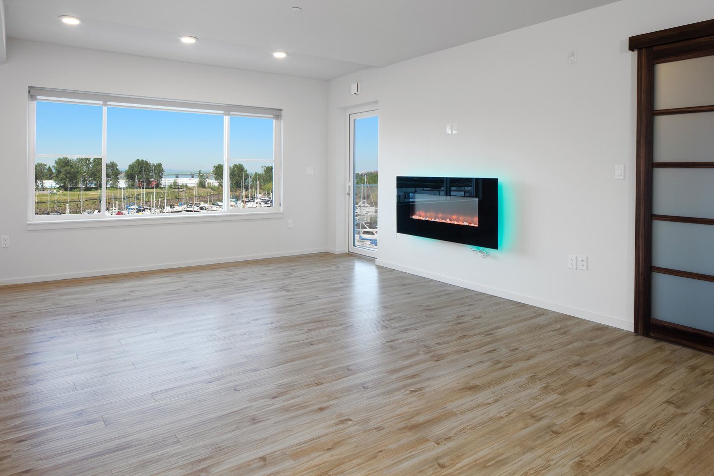 Yacht Harbor Club Image 34