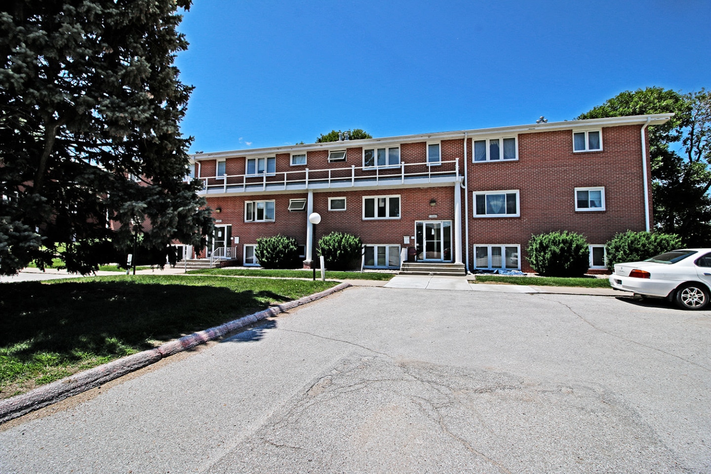 Flats on 75th Image 2