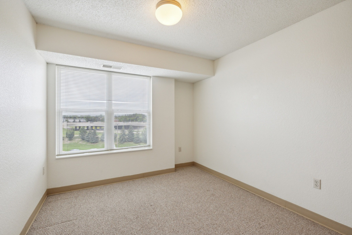 Lakewood Apartments Image 24