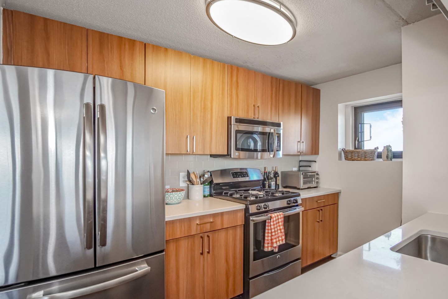 10 West Apartments Image 8